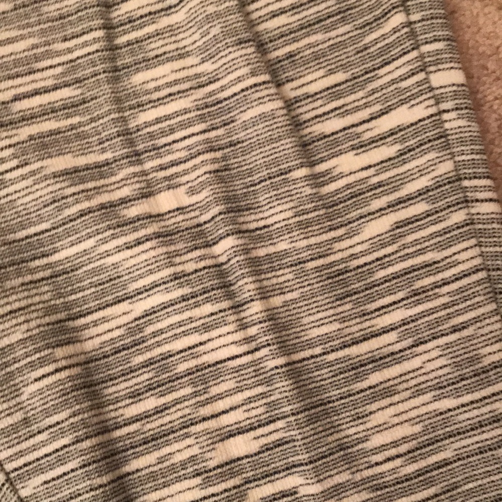 Size small - Picture 2 of 2